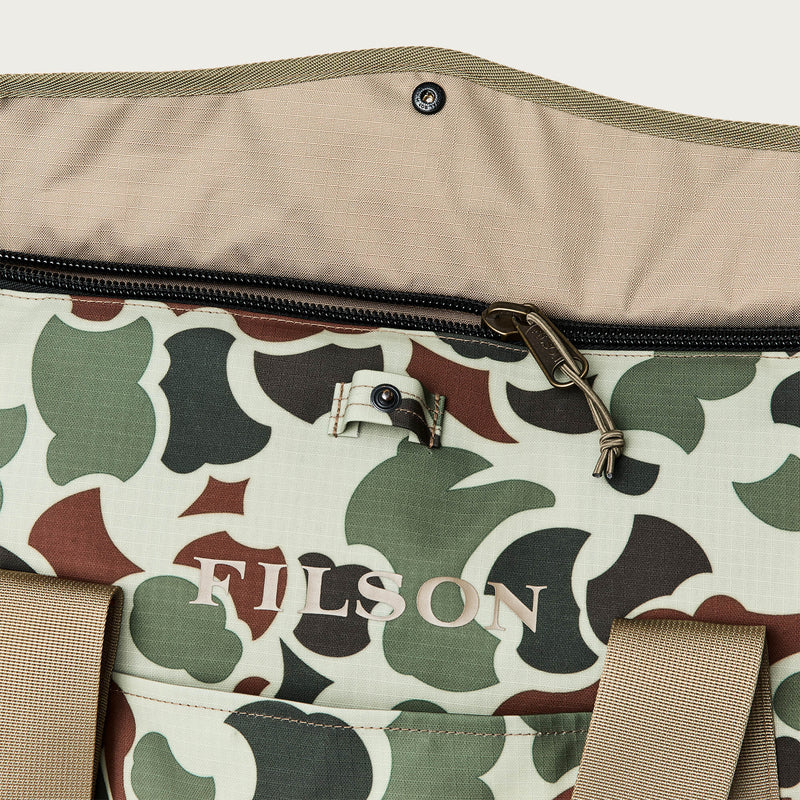 All-weather tote bag by Filson | Shrub camo / canteen (Multicolour)