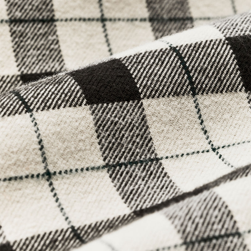 Alaskan guide shirt par Filson | Cream / peat / multi plaid (Gray)