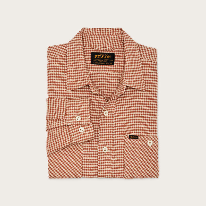 The rangeland flannel shirt par Filson | Salmon / oat houndstooth (Orange)