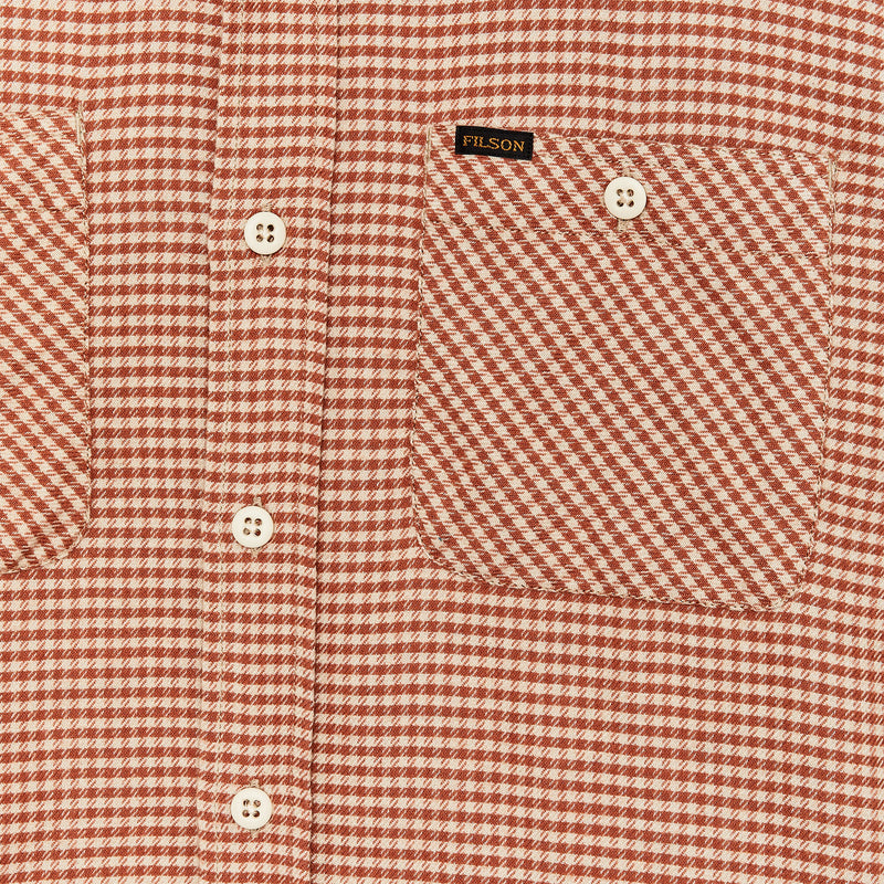 The rangeland flannel shirt par Filson | Salmon / oat houndstooth (Orange)