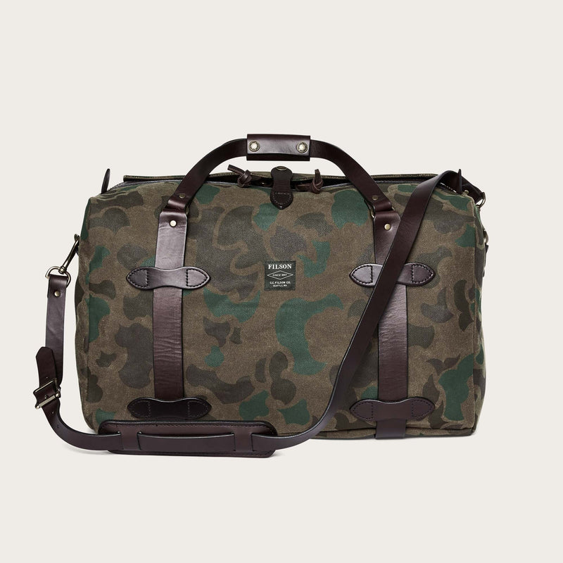 Medium waxed rugged twill duffle bag par Filson | Dark wax shrub camo (Grey)