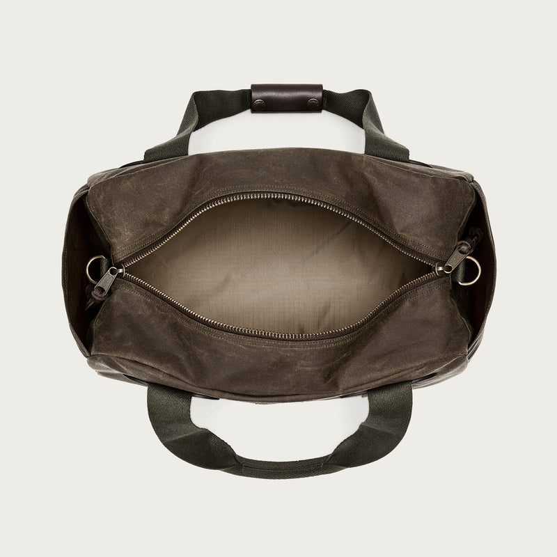 Tin cloth small duffle bag par Filson | Otter green (Green)