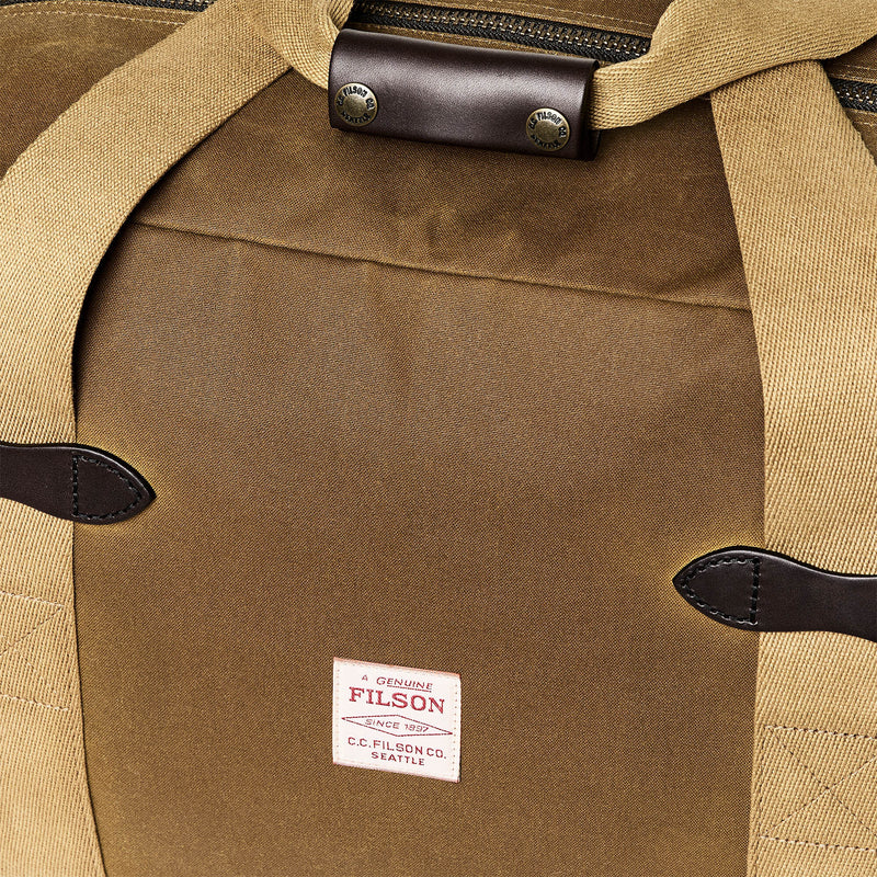Tin cloth medium duffle bag par Filson | Dark tan (Brown)