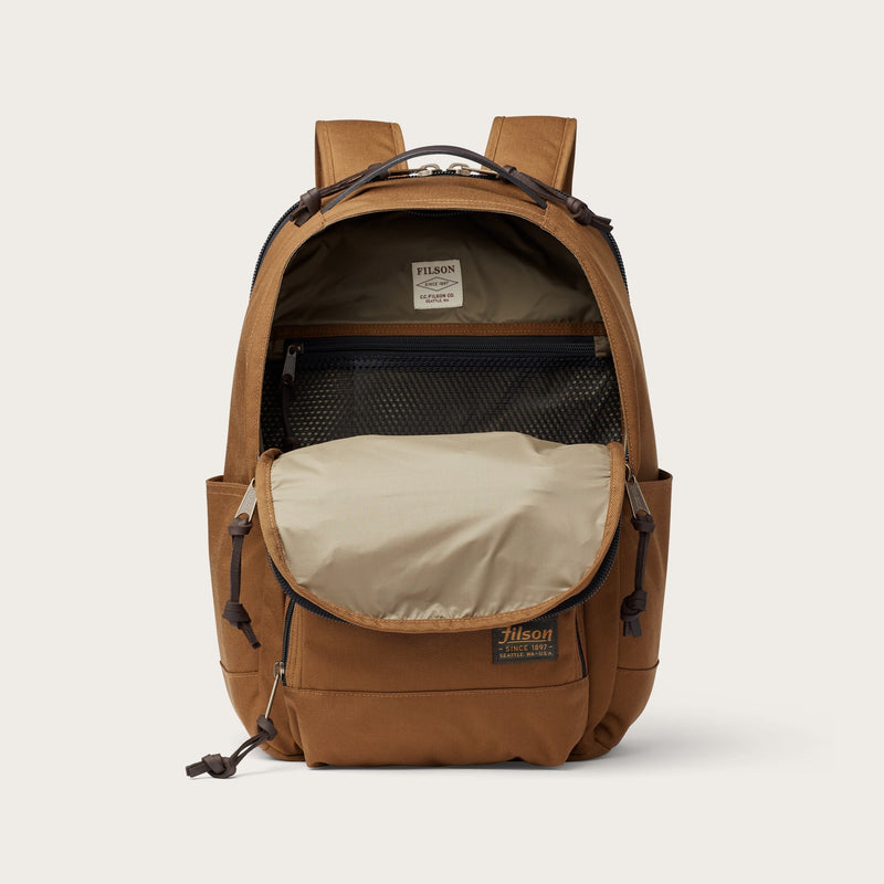 Dryden backpack par Filson | Whiskey (Beige)