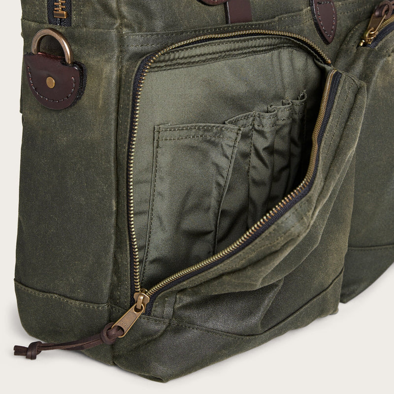24 hour tin cloth briefcase par Filson | Otter green (Green)