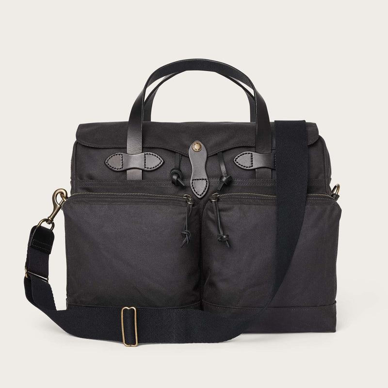 24 hour tin cloth briefcase par Filson | Cinder (Grey)