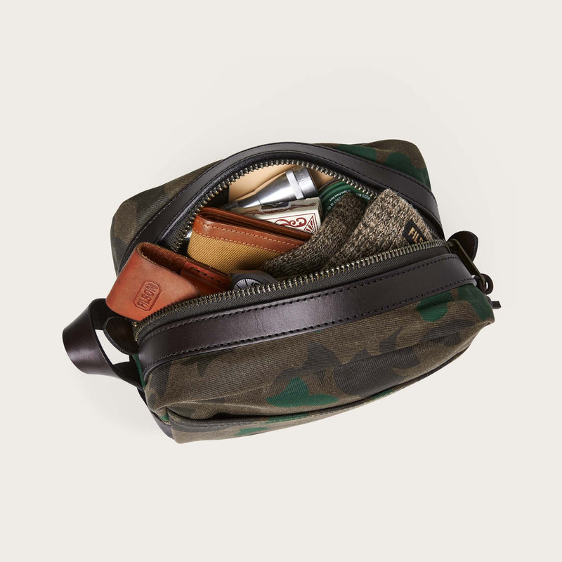 Waxed rugged twill travel kit par Filson | Dark wax shrub camo (Grey)