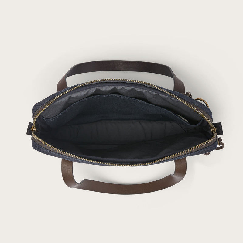 Rugged twill compact briefcase par Filson | Navy (Blue)