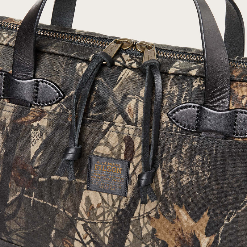 Tin cloth compact briefcase par Filson | Realtree hardwoods camo (Brown)