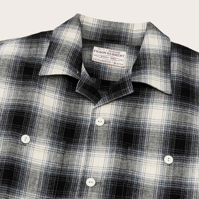 Elk heights camp shirt par Filson | Black / gray shadow plaid (Black)