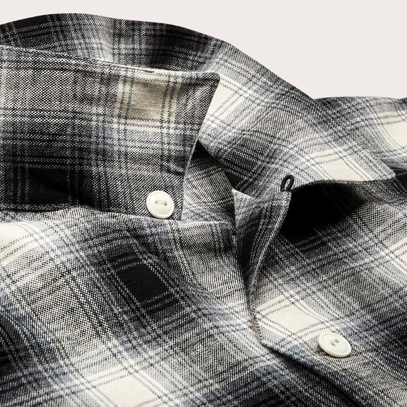 Elk heights camp shirt par Filson | Black / gray shadow plaid (Black)