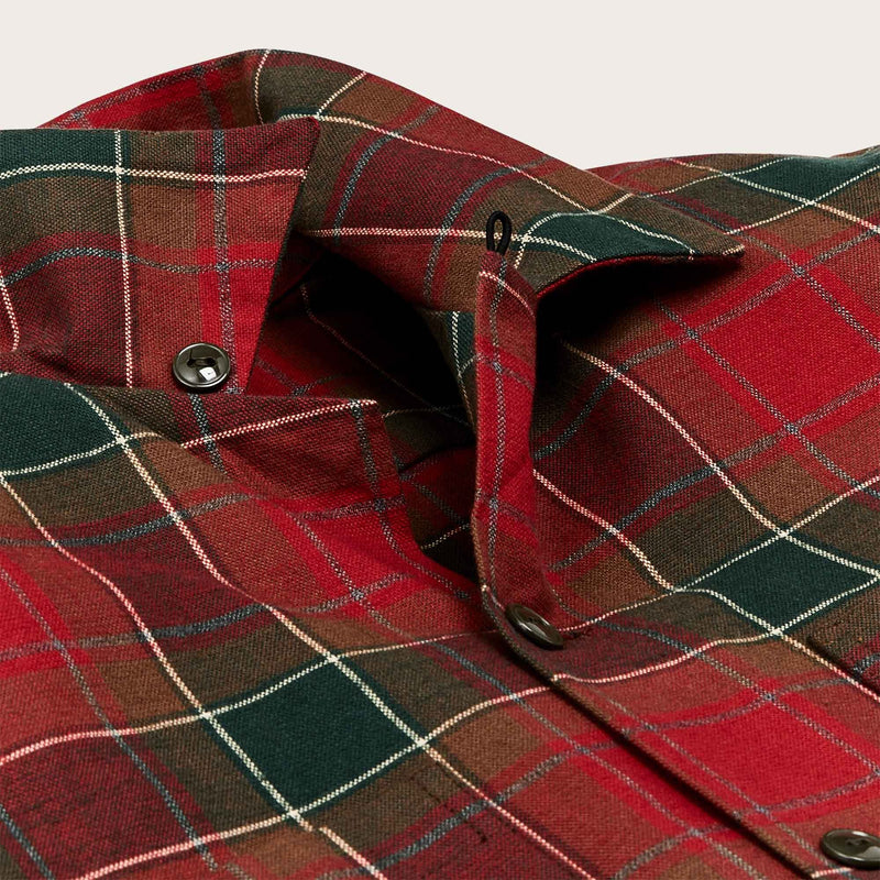 Elk heights camp shirt par Filson | Sycamore green / red plaid (Red)