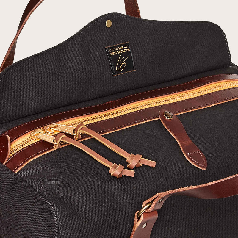 Traveller medium duffle bag par Filson | Cinder (Grey)