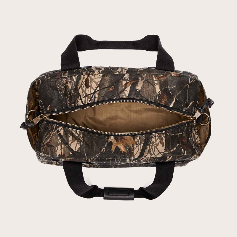 Small tin cloth duffle bag par Filson | Realtree hardwoods camo (Brown)