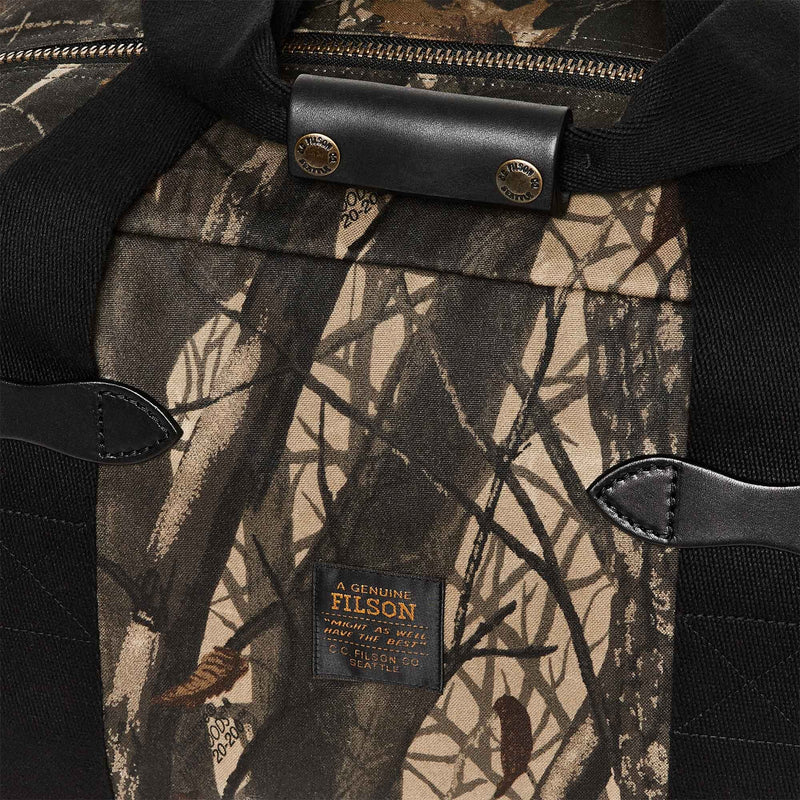 Small tin cloth duffle bag par Filson | Realtree hardwoods camo (Brown)