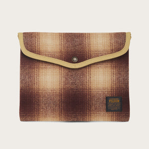 Mackinaw wool pouch ipad by Filson | Brown tan ombr (Brown)