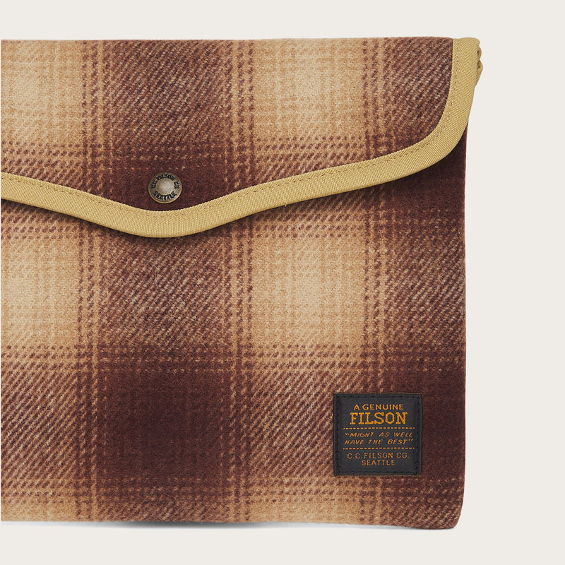 Mackinaw wool pouch ipad by Filson | Brown/ tan ombre (Brown)