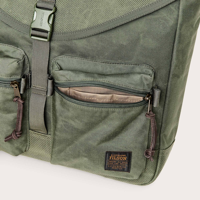 Surveyor messenger bag by Filson | Service green (Green)