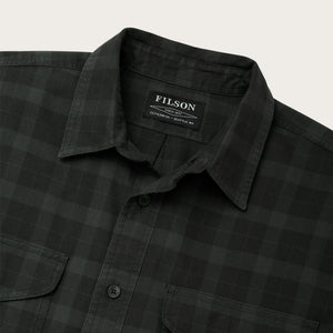 Lightweight alaskan guide shirt by Filson | Fadded black dark gr (Grey)