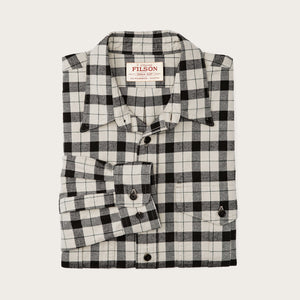 Alaskan guide shirt par Filson | Cream / peat / multi plaid (Gray)