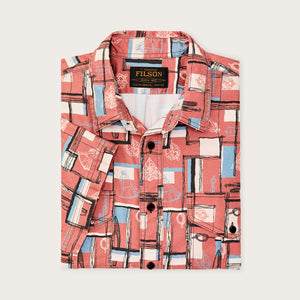 Short sleeve lightweight alaskan guide shirt by Filson | Russet / print (Pink)