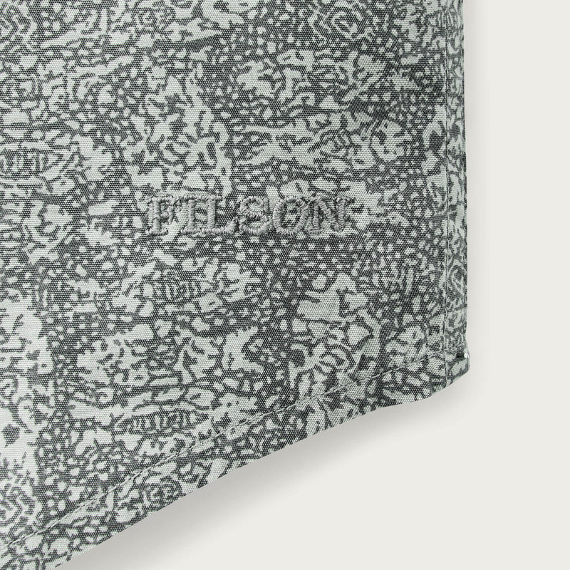 Filson's washed short sleeve feather cloth shirt by Filson | Khaki / print (Green)