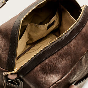 Heritage leather medium duffle bag by Filson | Ballard brown (Brown)