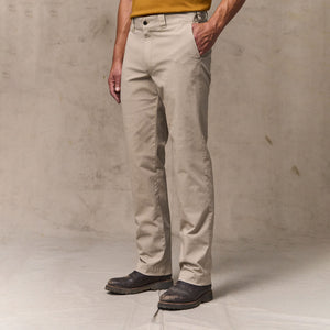 Granite mountain flat front pants by Filson | Buck tan (Beige)