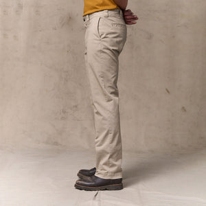 Granite mountain flat front pants by Filson | Buck tan (Beige)