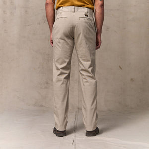 Granite mountain flat front pants by Filson | Buck tan (Beige)