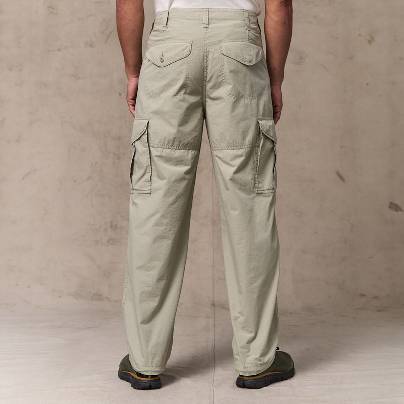 Tropical poplin cargo pants by Filson | Dried sage (White)