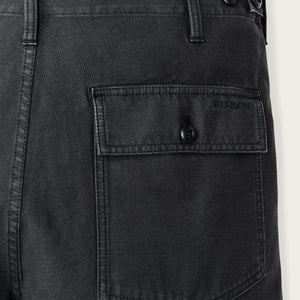 Field supply shorts by Filson | Washed faded black (Black)
