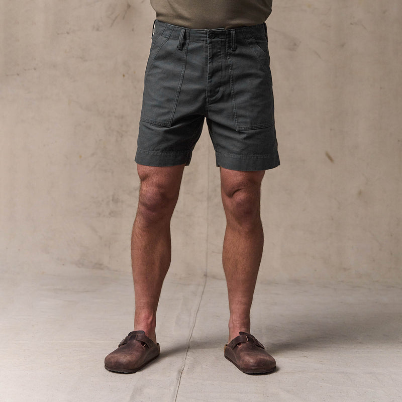 Field supply shorts by Filson | Washed faded black (Black)