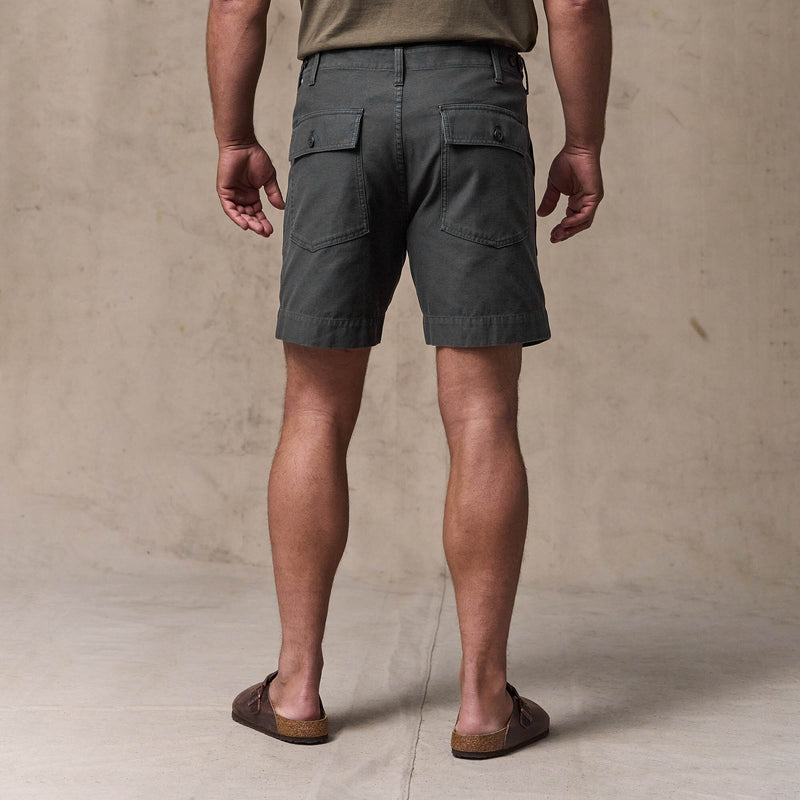 Field supply shorts by Filson | Washed faded black (Black)