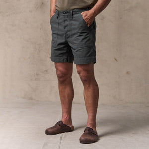 Field supply shorts by Filson | Washed faded black (Black)