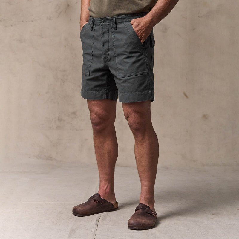 Field supply shorts by Filson | Washed faded black (Black)