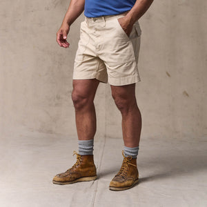 Field supply shorts by Filson | Washed oatmeal (White)