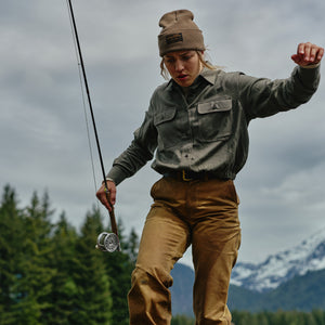 Chemise femme ourlet froncé par Filson | Olive (Green)