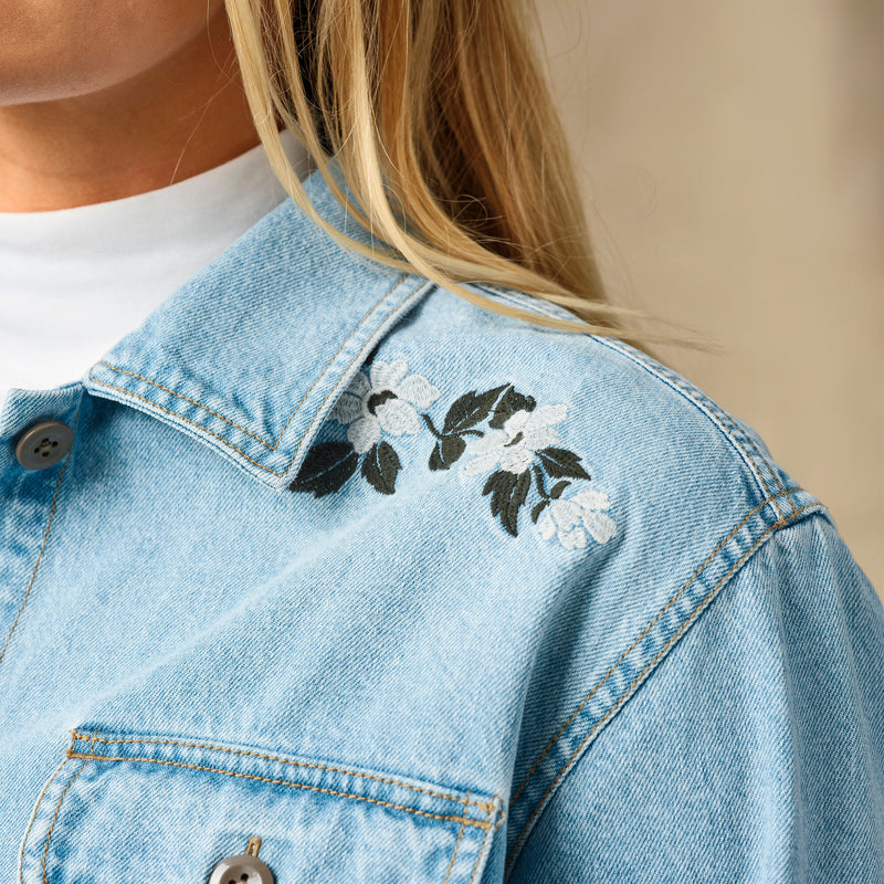 Women's embroidered denim shirt by Filson | Pale indigo (Blue)