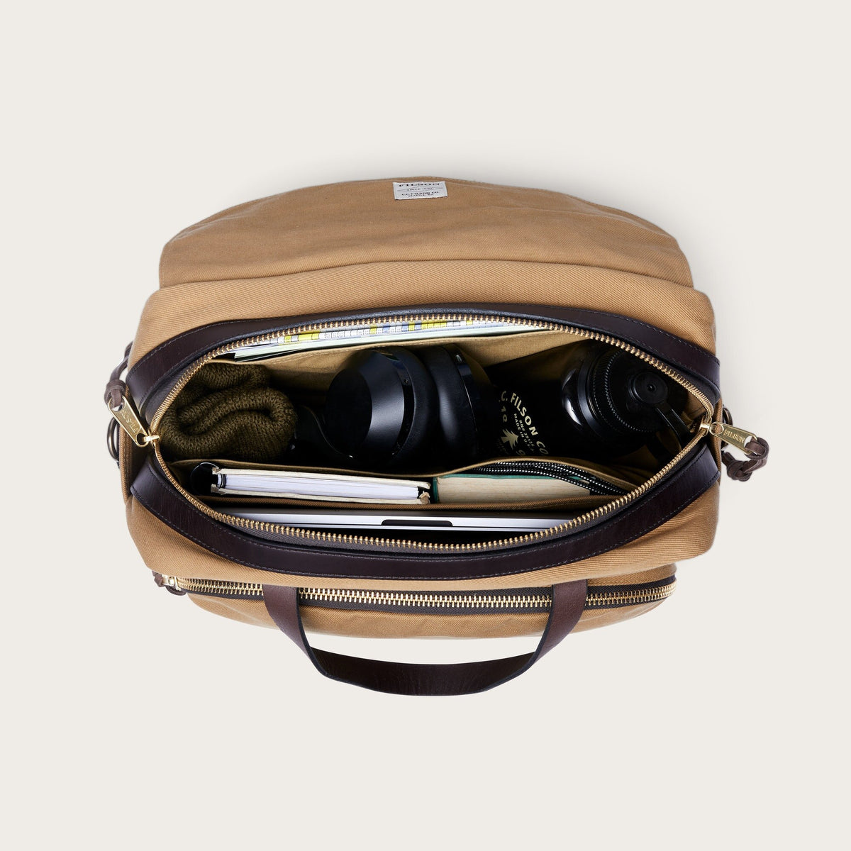 FILSON ラギッドツイル　パデッドコンピューターバッグ Rugged twill padded computer bag by Filson | Tan (Beige)