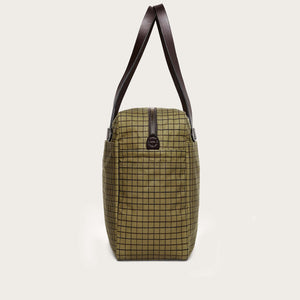 Tin cloth tote bag with zipper by Filson | Flyway green (Beige)