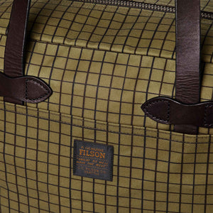Tin cloth tote bag with zipper by Filson | Flyway green (Beige)
