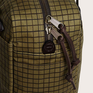 Tin cloth tote bag with zipper by Filson | Flyway green (Beige)